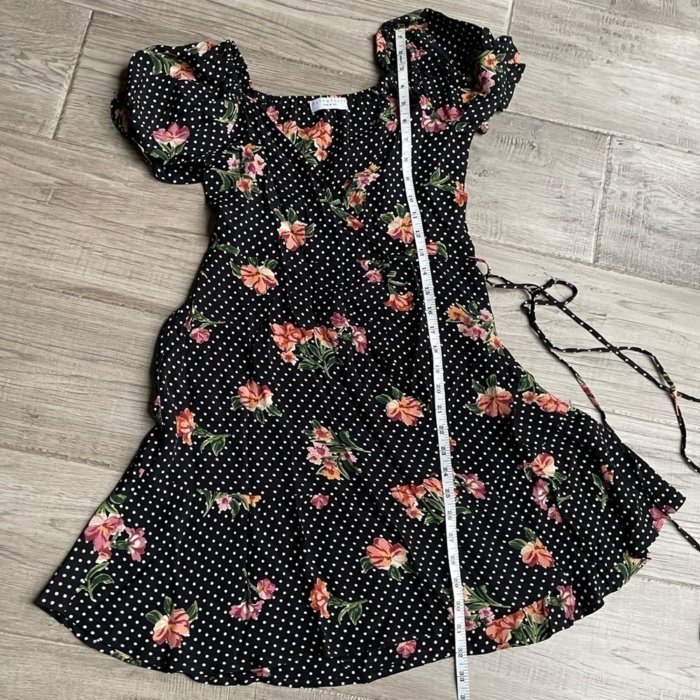 Flynn Skye Annabelle Mini Wrap Dress Polka Dot Floral Pattern V Neck Black SZ XS - Picture 13 of 14